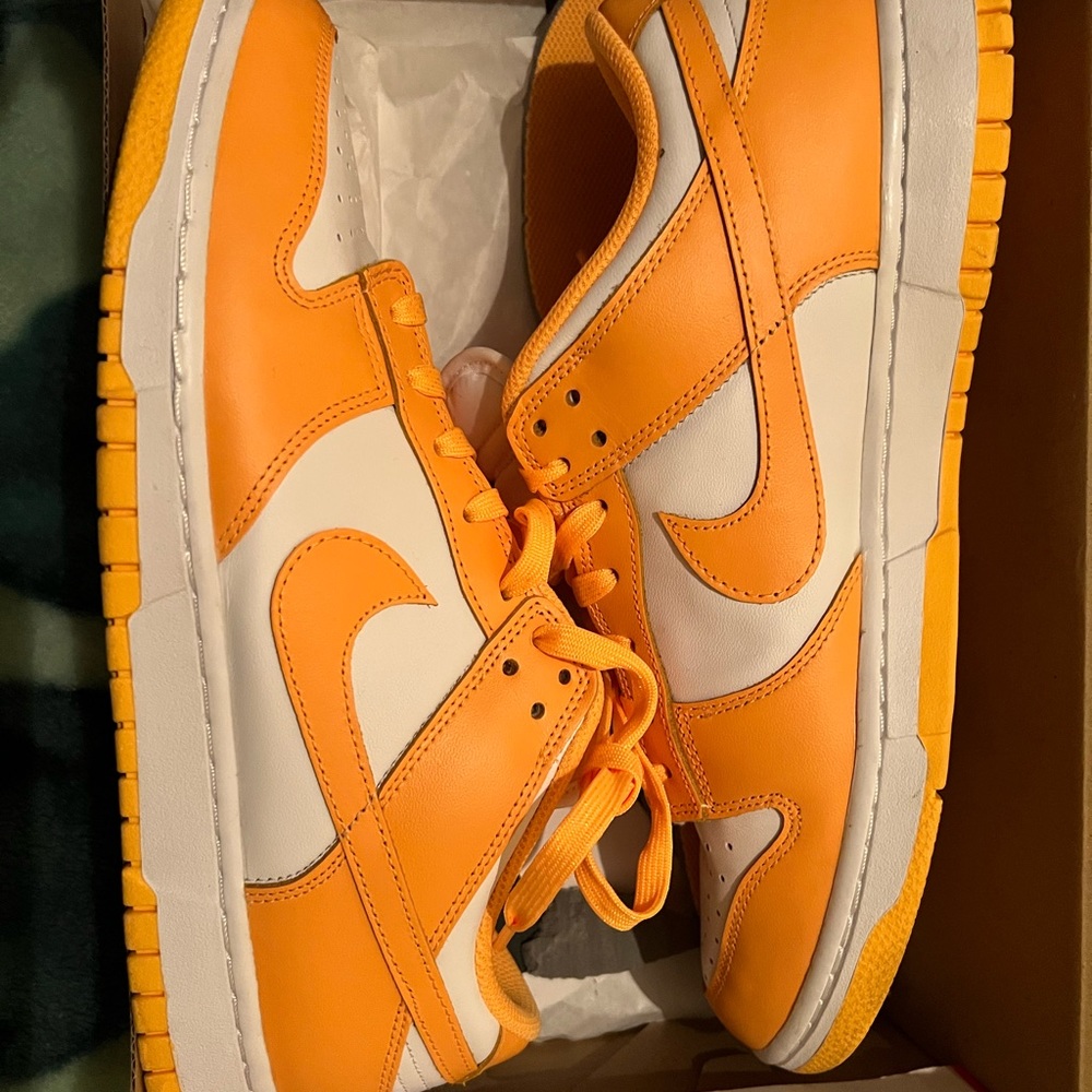 Women’s low dunk laser orange